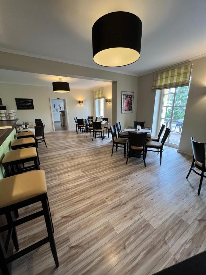 Hotel Und Restaurant Kranichsberg Woltersdorf  Экстерьер фото
