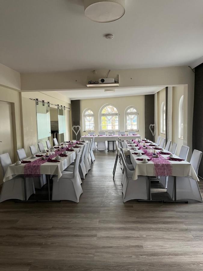 Hotel Und Restaurant Kranichsberg Woltersdorf  Экстерьер фото