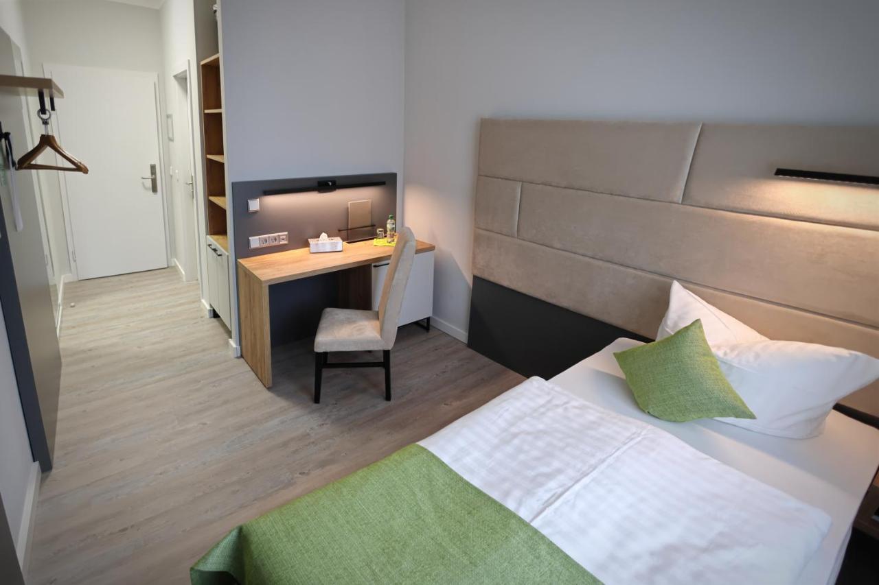 Hotel Und Restaurant Kranichsberg Woltersdorf  Экстерьер фото
