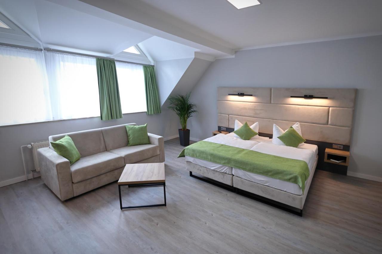 Hotel Und Restaurant Kranichsberg Woltersdorf  Экстерьер фото