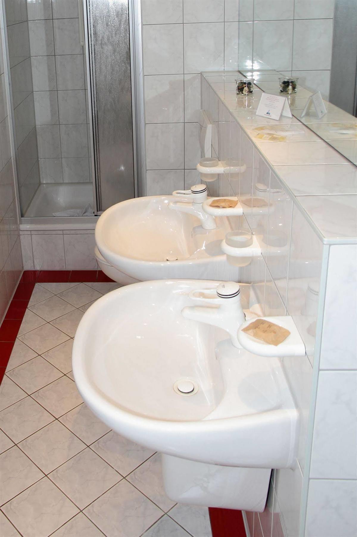 Hotel Und Restaurant Kranichsberg Woltersdorf  Экстерьер фото