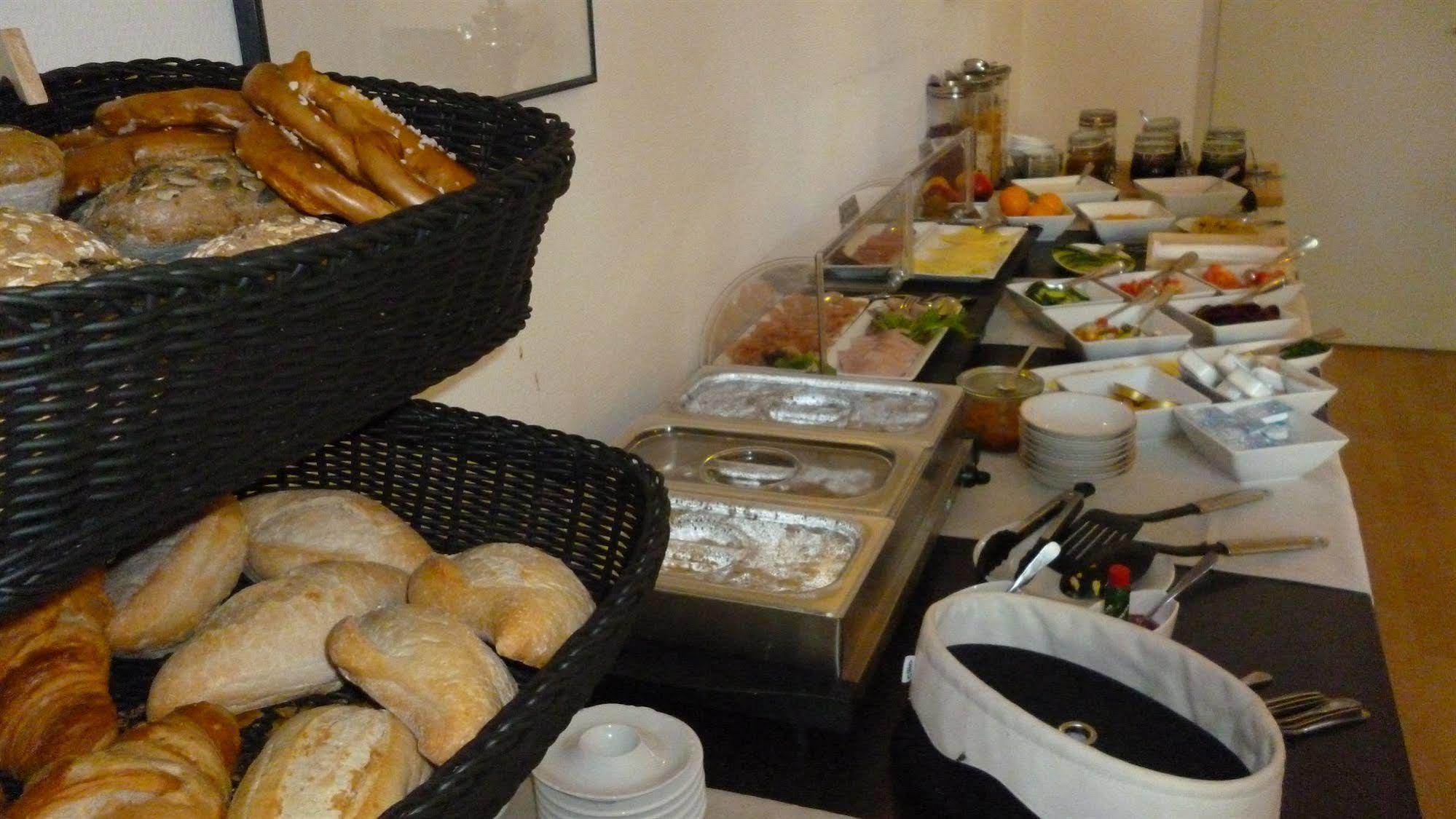 Hotel Und Restaurant Kranichsberg Woltersdorf  Экстерьер фото