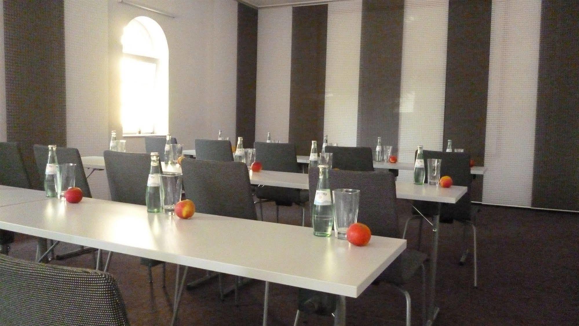 Hotel Und Restaurant Kranichsberg Woltersdorf  Экстерьер фото