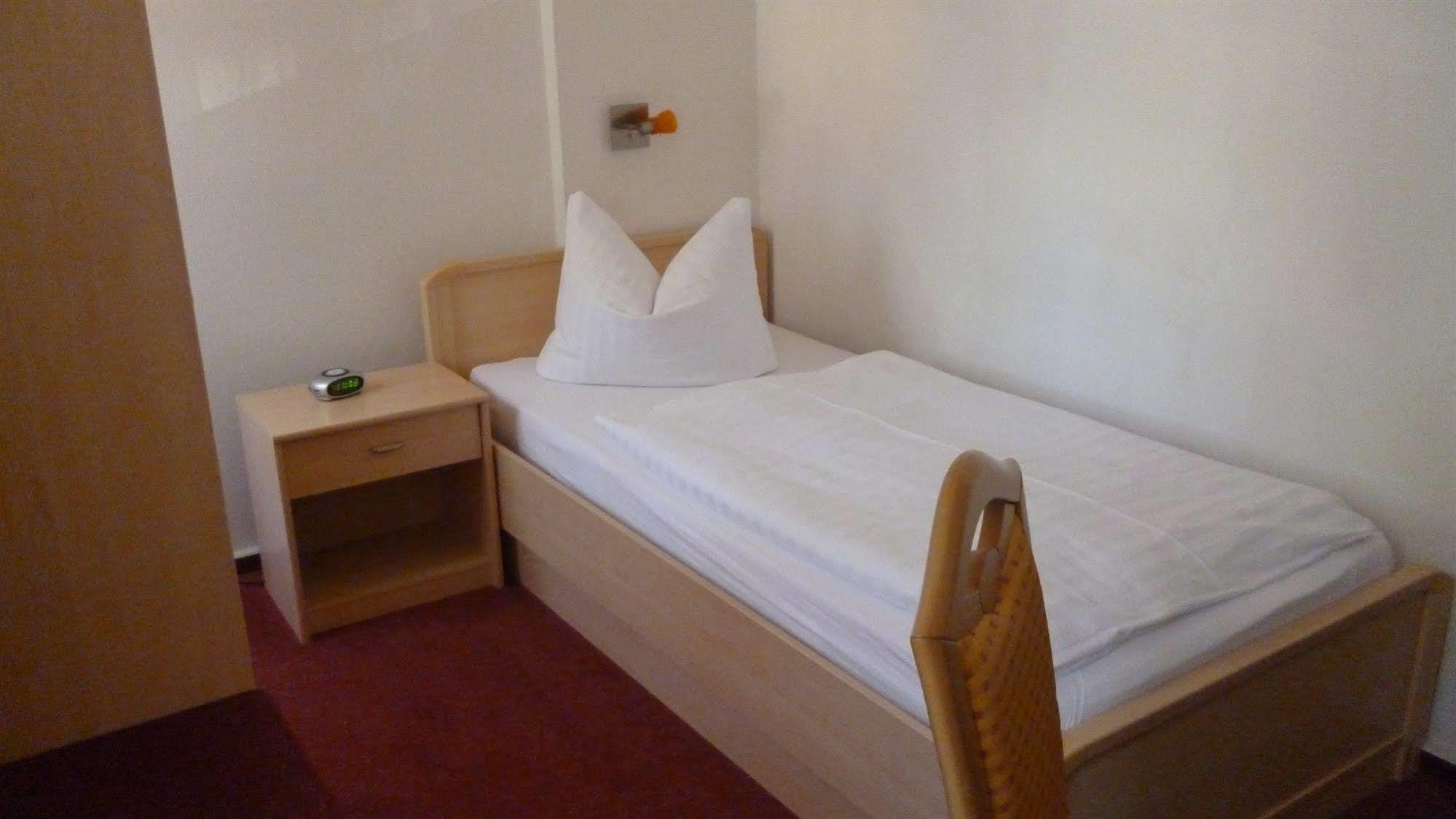 Hotel Und Restaurant Kranichsberg Woltersdorf  Экстерьер фото